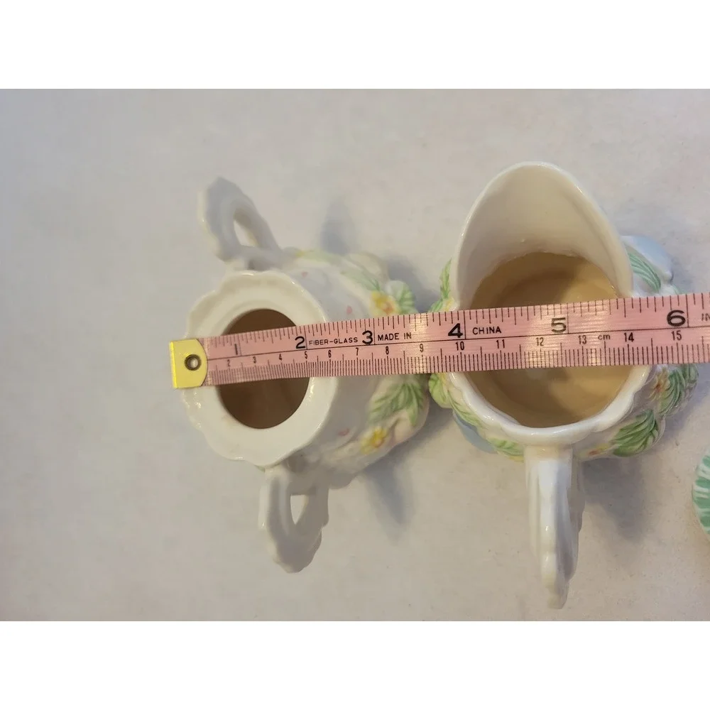 Unbranded creamer sugar